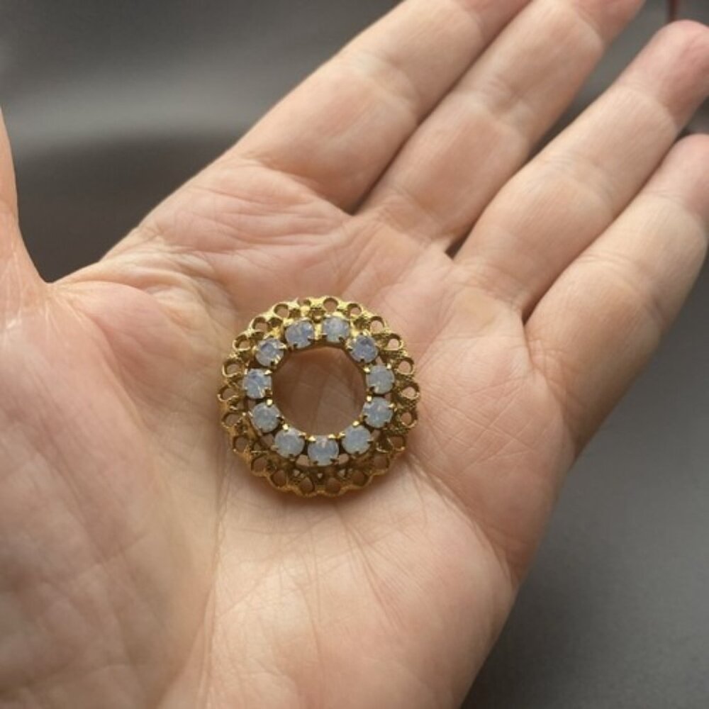 Vintage Brooch Pin Opaline Glass Circle Yellow Gold Plated Rhinestone Art Deco - Picture 7 of 7
